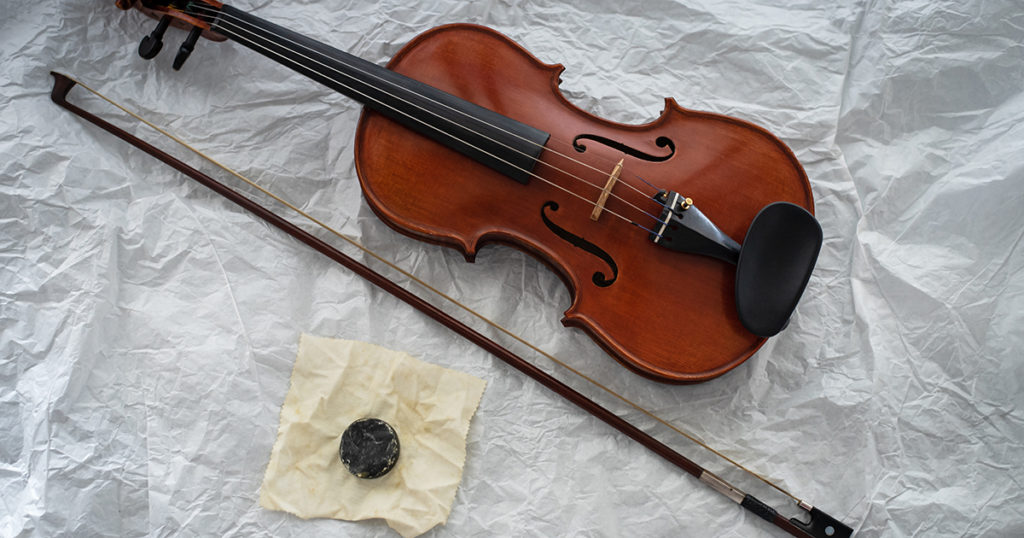 Viola Cello Bows,1 PCS Microfiber Cleaning Cloth Rosin Violin Rosin Low Dust Natural Rosin with Metal Box for Violin Red 